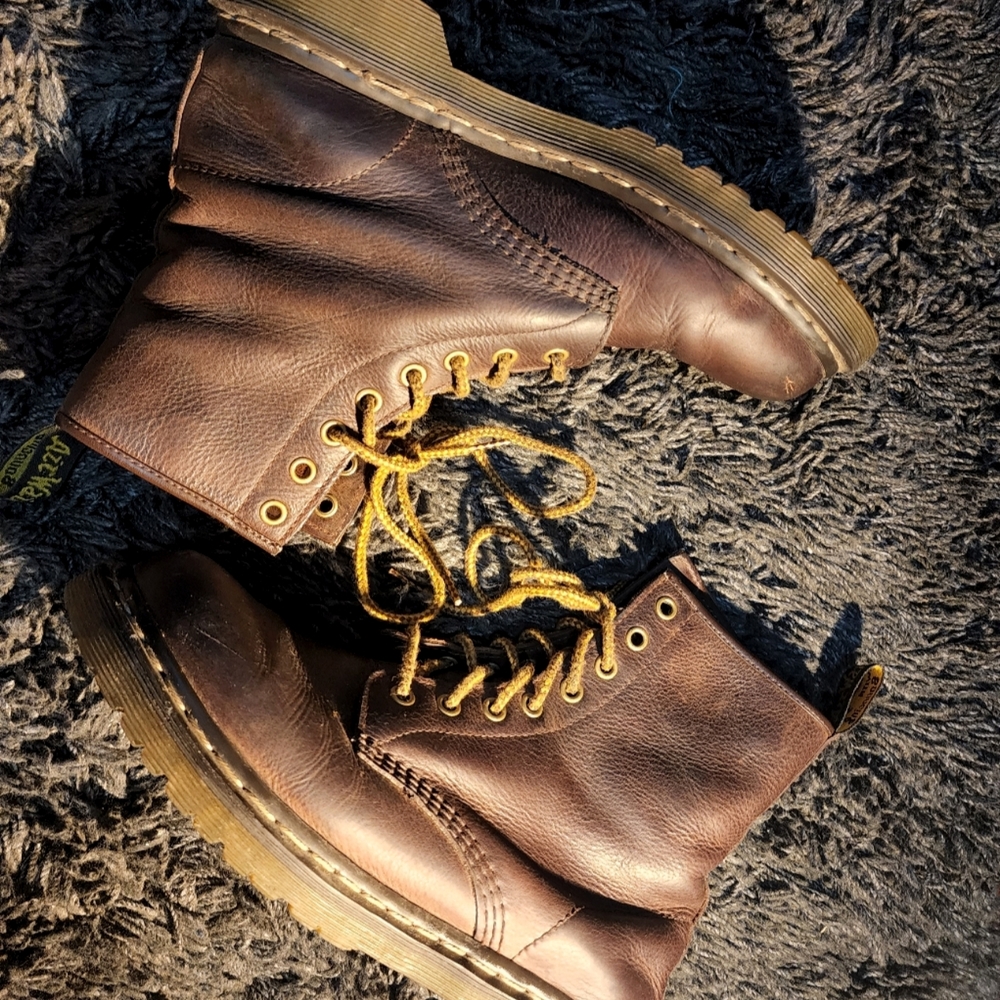 COPY - Dr. Martins UNISEX BOOTS